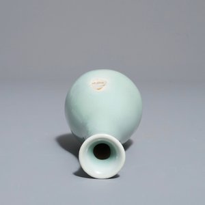 A Chinese qingbai bottle vase, Yuan or Ming — 照片 6