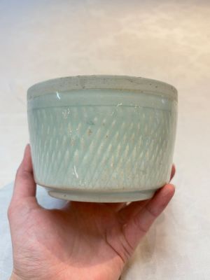 A Chinese qingbai bowl with castor relief design, Song — 照片 3