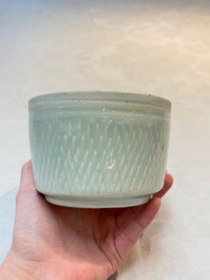 A Chinese qingbai bowl with castor relief design, Song — 照片 4