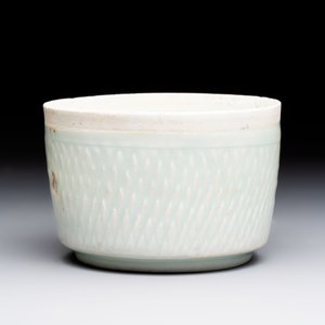 A Chinese qingbai bowl with castor relief design, Song — 照片 2