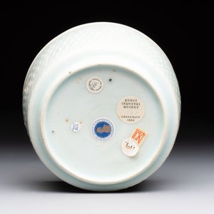 A Chinese qingbai bowl with castor relief design, Song — 照片 6