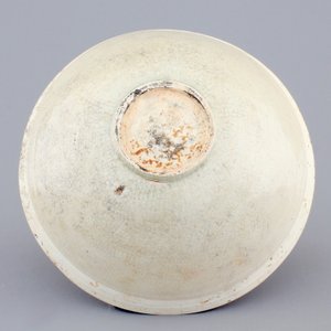 A Chinese Qingbai bowl with fish and a green box and cover, Song, 10-13th C. — foto 9