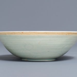 A Chinese qingbai bowl with underglaze design, Song — 照片 4