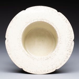 A Chinese qingbai censer with masks in relief, 20th C — photo 6