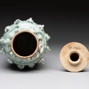 A Chinese qingbai-glazed covered urn applied with zodiac figures, Song — photo 5