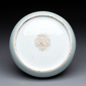 A Chinese qingbai-glazed jar with three handles, 18th C. — 照片 5