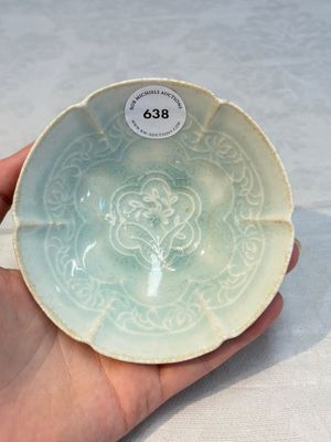 A Chinese qingbai incised lobed bowl, Song — photo 1