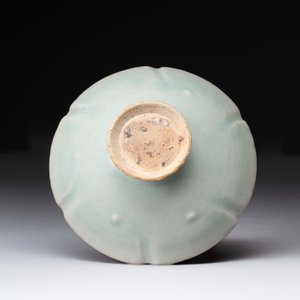A Chinese qingbai incised lobed bowl, Song — photo 3
