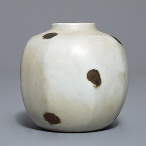 A Chinese qingbai iron spot jar, Yuan — 照片 3