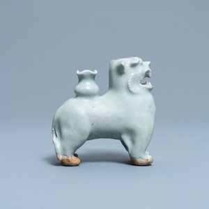 A Chinese qingbai joss stick holder in the shape of a tiger, Ming — 照片 4