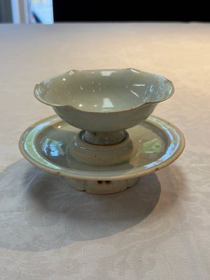 A Chinese qingbai lobed cup and stand, Song — foto 1