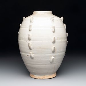 A Chinese qingbai multi-cornered jar, Song — photo 3