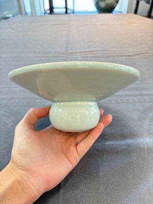 A Chinese qingbai spittoon with incised floral design, Song/Yuan — 照片 1