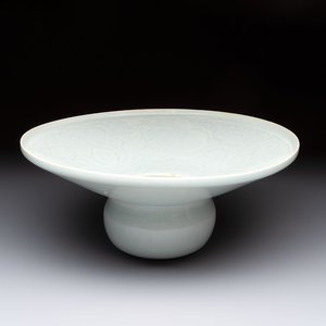 A Chinese qingbai spittoon with incised floral design, Song/Yuan — 照片 1
