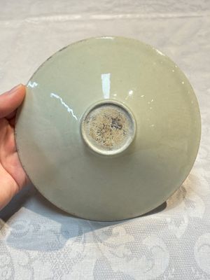 A Chinese qingbai tea bowl with incised floral design, 20th C. — 照片 11