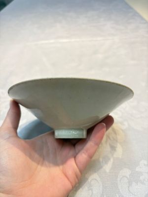 A Chinese qingbai tea bowl with incised floral design, 20th C. — 照片 4