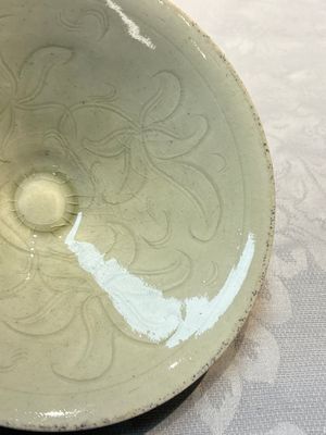 A Chinese qingbai tea bowl with incised floral design, 20th C. — 照片 7