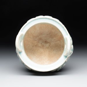 A Chinese qingbai tripod censer with floral relief design, Song/Yuan — photo 5