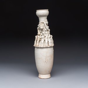 A Chinese qingbai urn applied with immortals and a dragon, Northern Song — foto 1