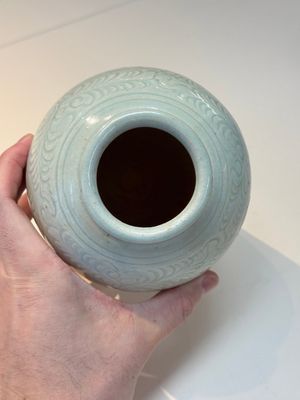 A Chinese qingbai vase with floral design, Song/Yuan — photo 5