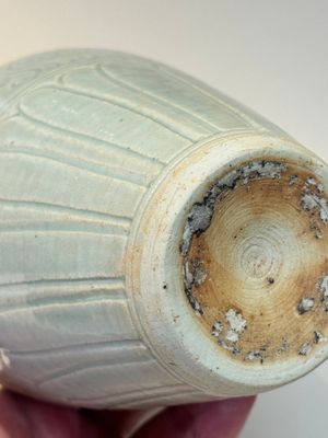 A Chinese qingbai vase with floral design, Song/Yuan — photo 7