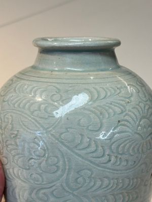 A Chinese qingbai vase with floral design, Song/Yuan — photo 10