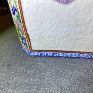 A Chinese quadrangular famille rose 'Wu Shuang Pu' vase, 19th C. — 照片 23