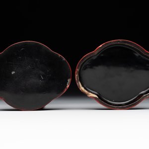A Chinese quadrifoil red cinnabar lacquer box and cover with figural design, 19/20th C. — 照片 7