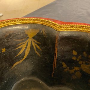 A Chinese quatrefoil jardinière in red and black lacquer, Qianlong — photo 47