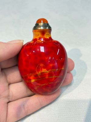 A Chinese 'Realgar Dragon' glass snuff bottle, probably from the imperial Beijing glass workshop, 1720-1840 — photo 1