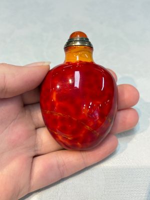 A Chinese 'Realgar Dragon' glass snuff bottle, probably from the imperial Beijing glass workshop, 1720-1840 — photo 3