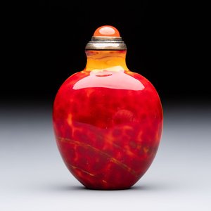 A Chinese 'Realgar Dragon' glass snuff bottle, probably from the imperial Beijing glass workshop, 1720-1840 — photo 1