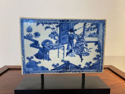 A Chinese rectangular blue and white 'beheading' tile, Kangxi — 照片 2