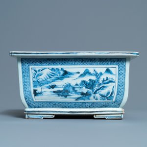 A Chinese rectangular blue and white jardinière, Qianlong — photo 2