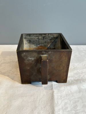 A Chinese rectangular bronze censer, Yu Tang Jing Wan 玉堂精玩 mark, Qing — foto 2