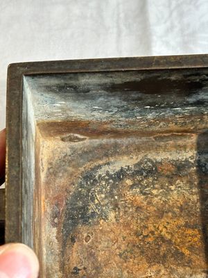 A Chinese rectangular bronze censer, Yu Tang Jing Wan 玉堂精玩 mark, Qing — foto 7