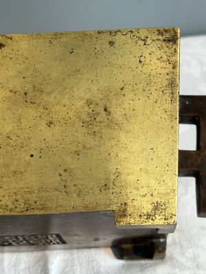 A Chinese rectangular bronze censer, Yu Tang Jing Wan 玉堂精玩 mark, Qing — foto 9