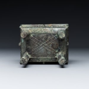 A Chinese rectangular bronze food vessel, 'fang ding 方鼎', Western Zhou — photo 14