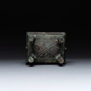 A Chinese rectangular bronze food vessel, 'fang ding 方鼎', Western Zhou — photo 8