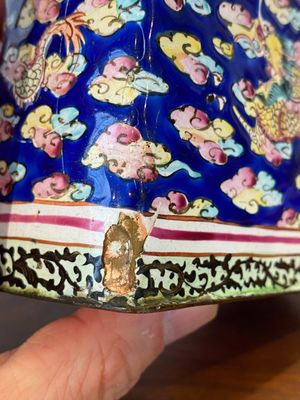 A Chinese rectangular Canton enamel tea caddy and cover, Qianlong — photo 9