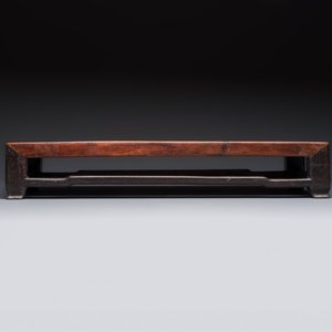 A Chinese rectangular hongmu stand, 19th C. — 照片 2