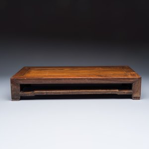 A Chinese rectangular hongmu stand — 照片 2
