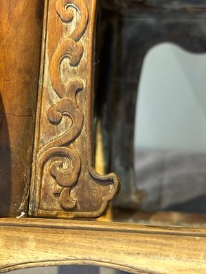 A Chinese rectangular huanghuali wooden stool with 'chilong' design, 17/18th C. — photo 14