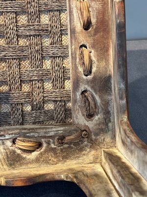 A Chinese rectangular huanghuali wooden stool with 'chilong' design, 17/18th C. — photo 17
