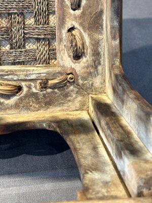 A Chinese rectangular huanghuali wooden stool with 'chilong' design, 17/18th C. — photo 19
