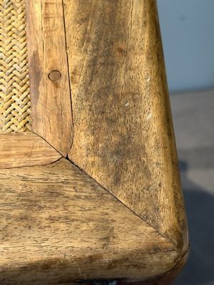 A Chinese rectangular huanghuali wooden stool with 'chilong' design, 17/18th C. — photo 8