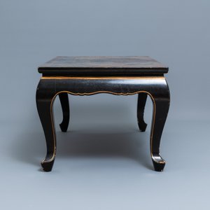 A Chinese rectangular lacquered wood table for the European market, 19th C. — 照片 5