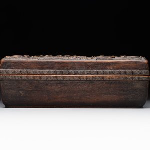 A Chinese rectangular silver-inlaid zitan wood 'dragon' box and cover, 17/18th C. — 照片 5