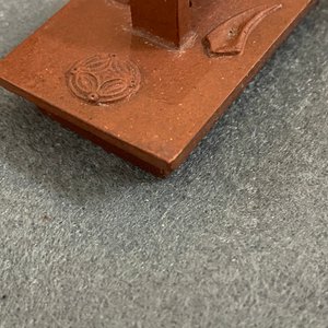 A Chinese rectangular Yixing stoneware 'dragon' teapot, seal mark, Kangxi — 照片 10