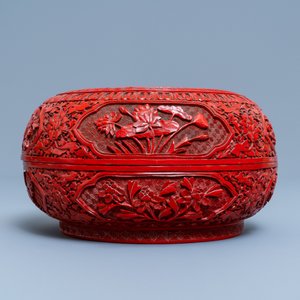 A Chinese red cinnabar lacquer box and cover, 19th C. — photo 5